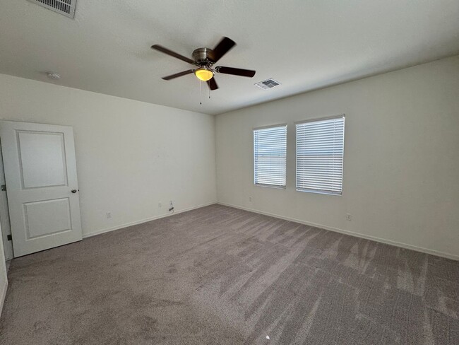 Building Photo - LIKE NEW HOME IN TORTOSA IN MARICOPA
