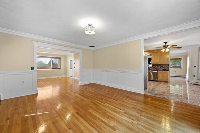 Building Photo - 12 Parkway Dr