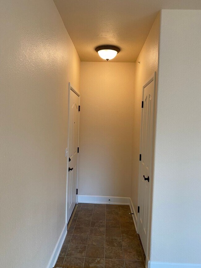 Building Photo - PHEASANT RUN CONDO (PR#37)