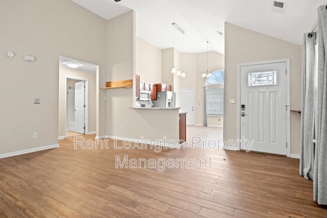 Building Photo - 917 Gerardi Rd