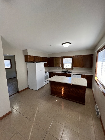 Building Photo - 1510 S 38th St