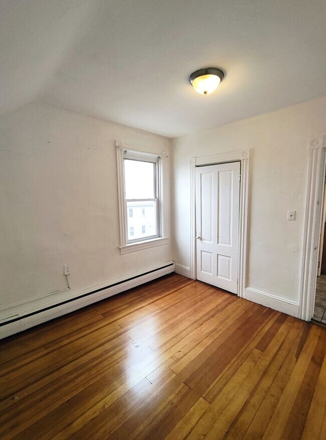 Building Photo - 3 Veto St