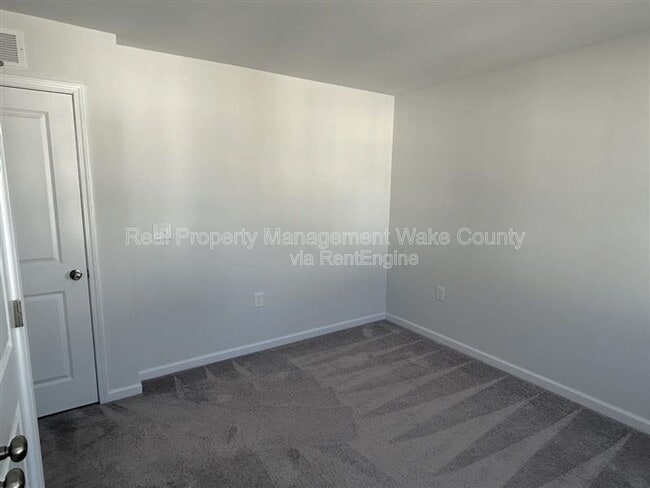 Building Photo - 1041 Shoreside Dr