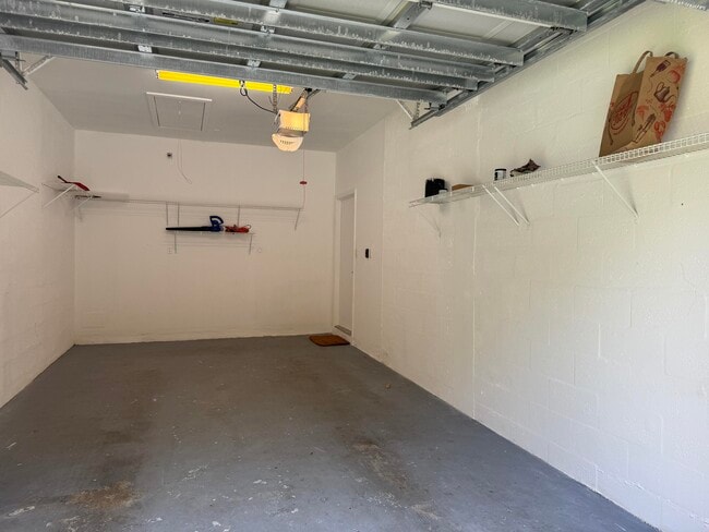 Building Photo - 225 N Lakeshore Dr