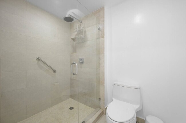 Building Photo - 5000 N Ocean Blvd