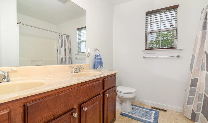 Building Photo - 209 Wooley Hollow Court