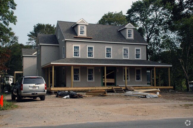 Building Photo - 150 N Main St