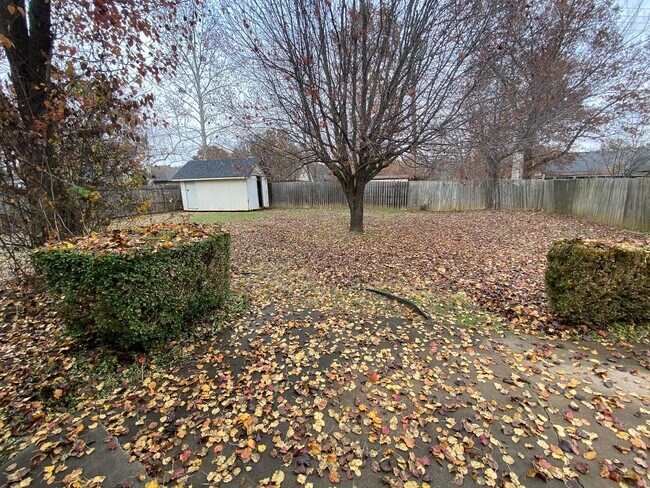 Building Photo - 2106 Breckenridge Terrace