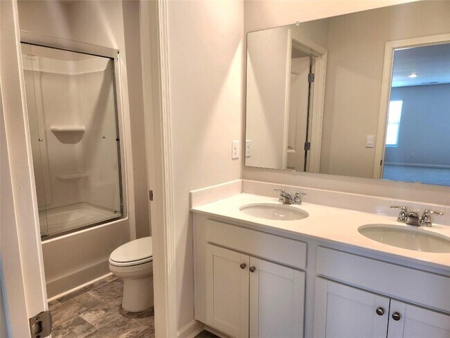 Building Photo - 710 Brookfield Dr