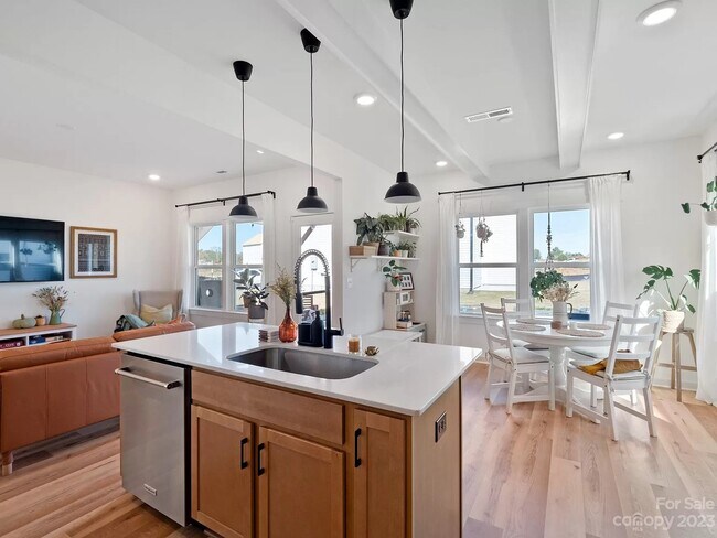 Building Photo - 203 Shay Crossing Rd