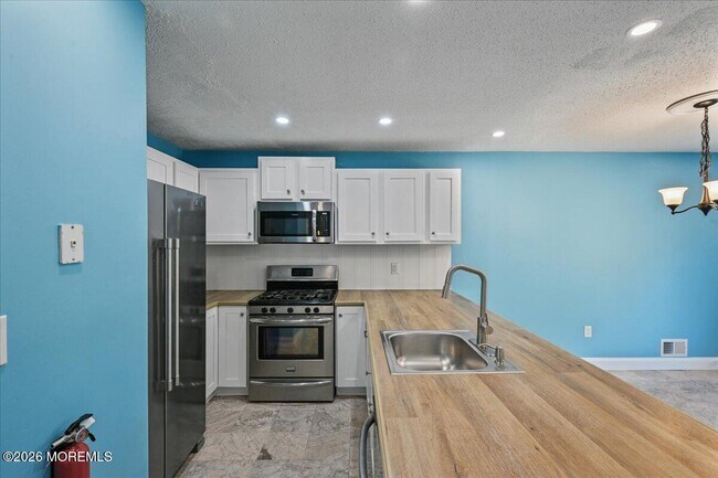 Building Photo - 1333 Paris Ct