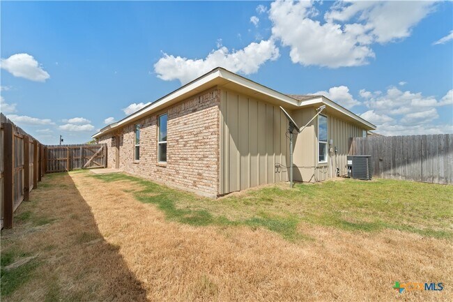 Building Photo - 1110 Carlsberg Dr