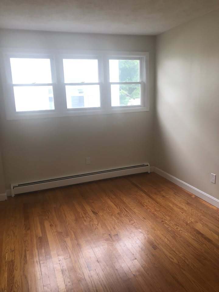 Bedroom with 1/2 bath - 89 Congress St