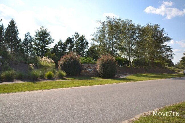Building Photo - 816 Buckeye Rd NE