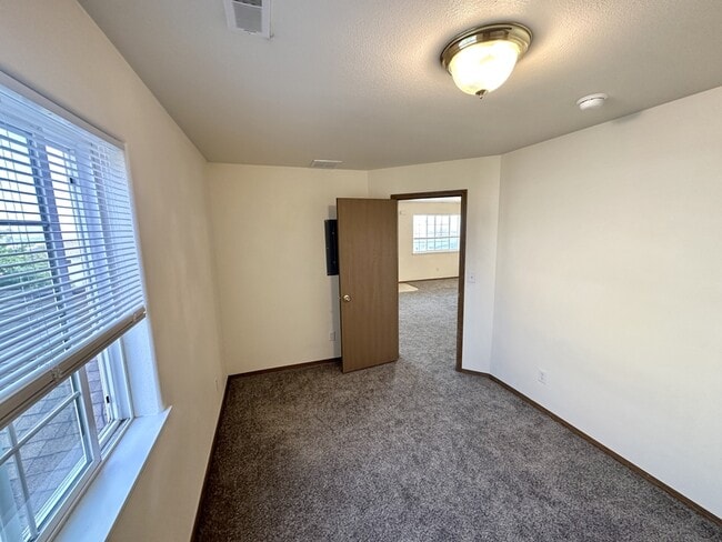 Building Photo - 34 Starbuck Ct
