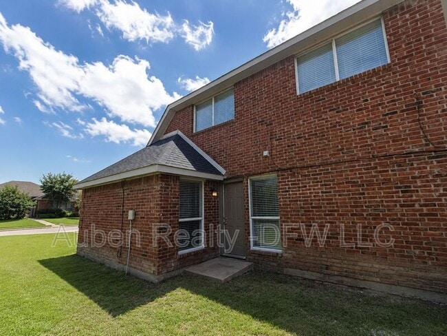 Building Photo - 434 Chestnut Ln