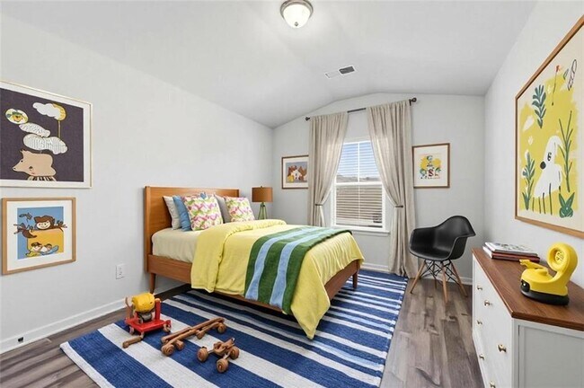 Building Photo - 303 Eleanora Xing