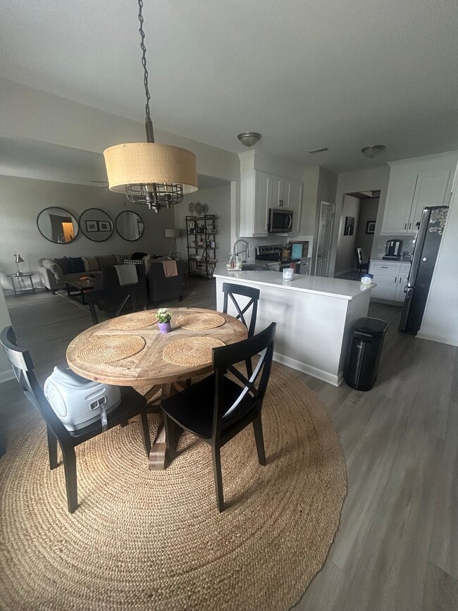 Building Photo - 4304 Dublin Rd