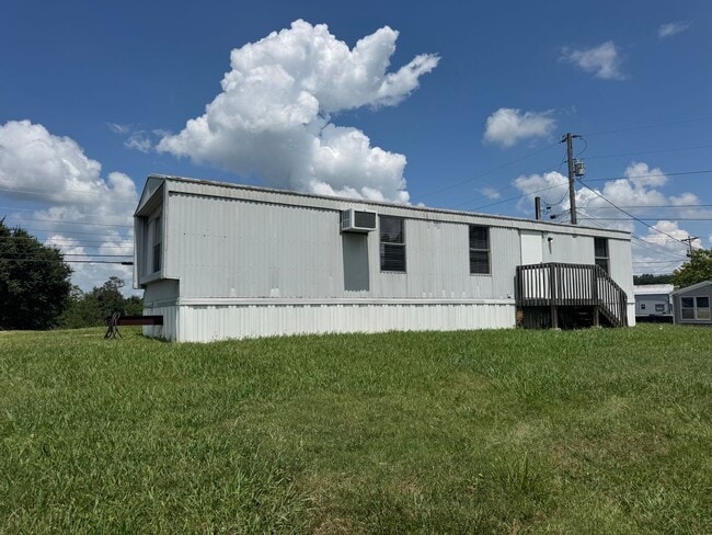 Building Photo - 2 Bedroom 1 Bath Mobile Home located in Gr...