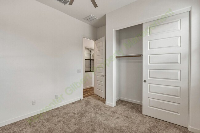 Building Photo - Stunning Gilbert Home Located in the Beautiful Belrose Gated Community!