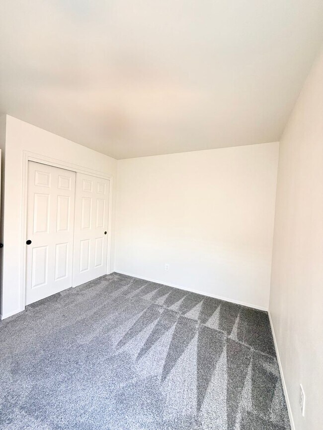 Building Photo - G232-P