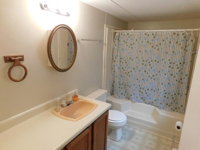 Building Photo - Cozy Modular Home in Newport