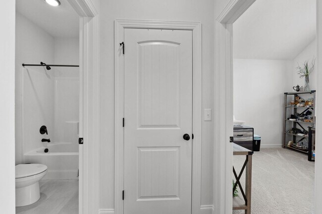 Building Photo - 263 Dublin Lp