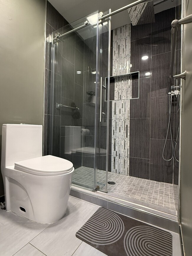 Building Photo - 1 S Stonington Dr