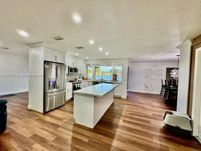 Primary Photo - 8940 NW 7th Ct