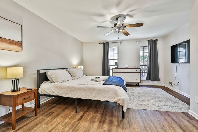 Building Photo - Fully Furnished 3BR Home in Fayetteville. Flexible Lease Options!