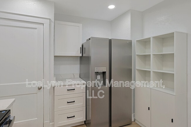 Building Photo - 822 Greene St