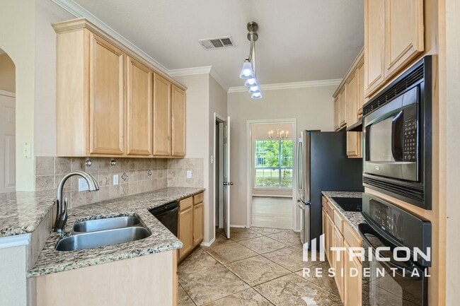 Building Photo - 112 Dublin Cir