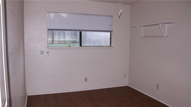 Building Photo - 9406 Kempler Dr