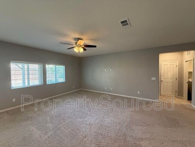 Building Photo - 437 Pendragon St