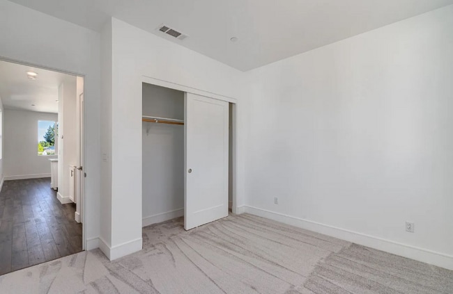 Building Photo - 1612 Tecado Dr