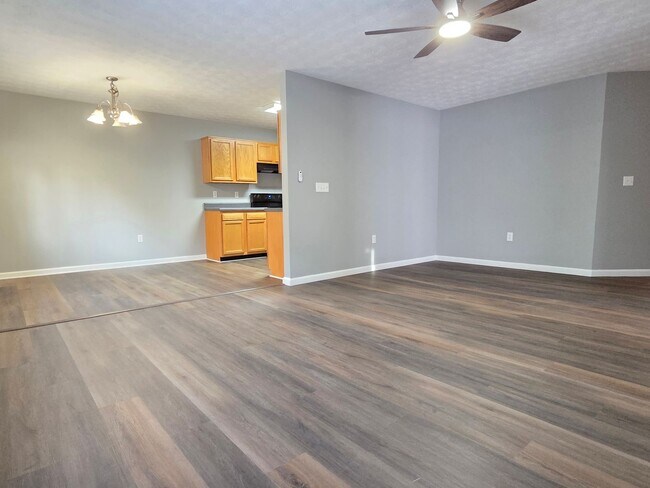 Building Photo - 171 Red Hawk Dr