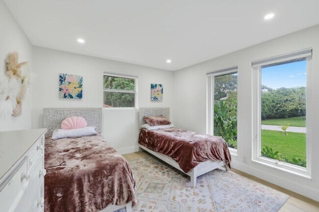 Building Photo - 486 NW 1st St