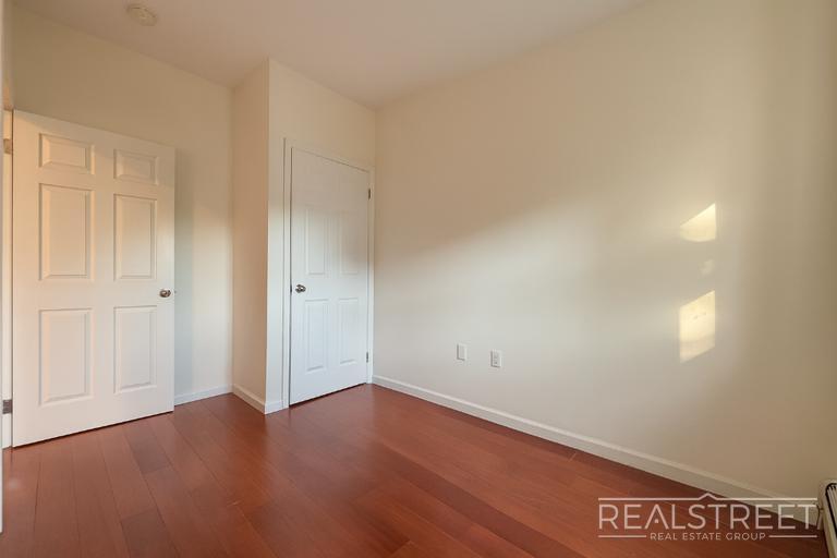 Building Photo - Lovely 3 Bed in Bed Stuy!