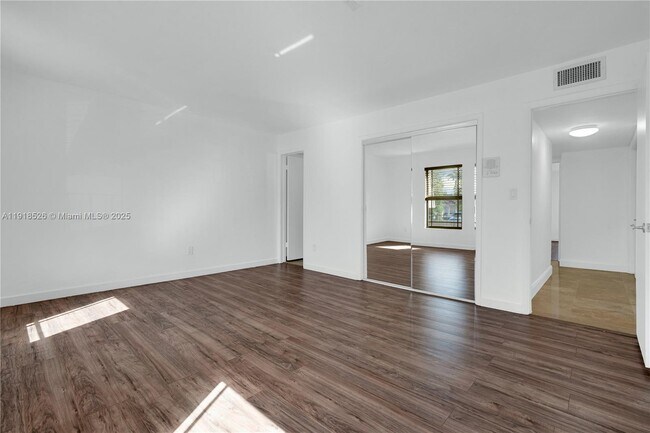 Building Photo - 9823 SW 93rd Terrace