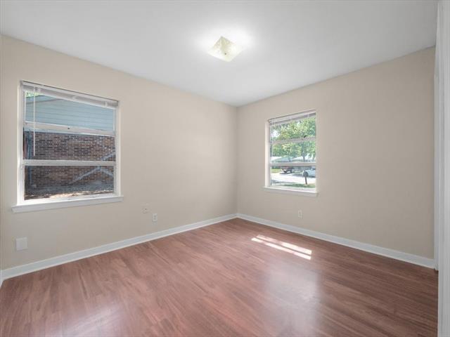 Building Photo - 403 Rolando Dr