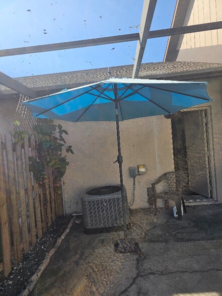 Building Photo - 6391 Gateway Ave