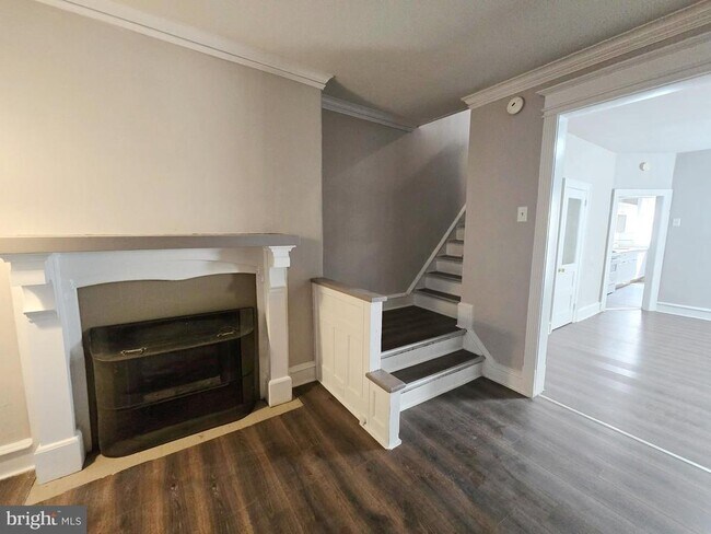Building Photo - 925 S 59th St