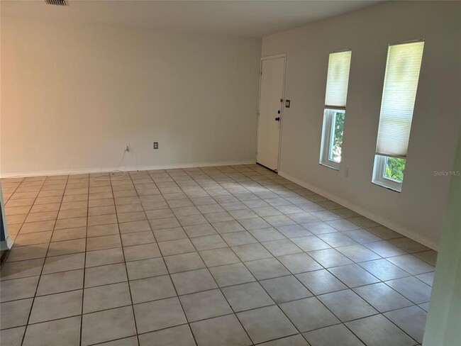 Building Photo - 4160 Fruitville Rd