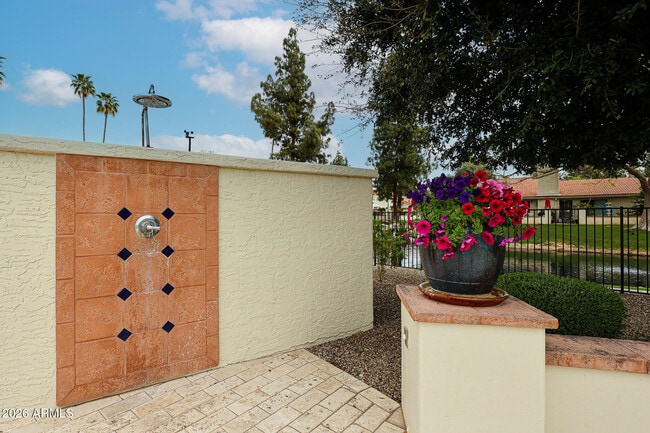 Building Photo - 7720 N Pinesview Dr