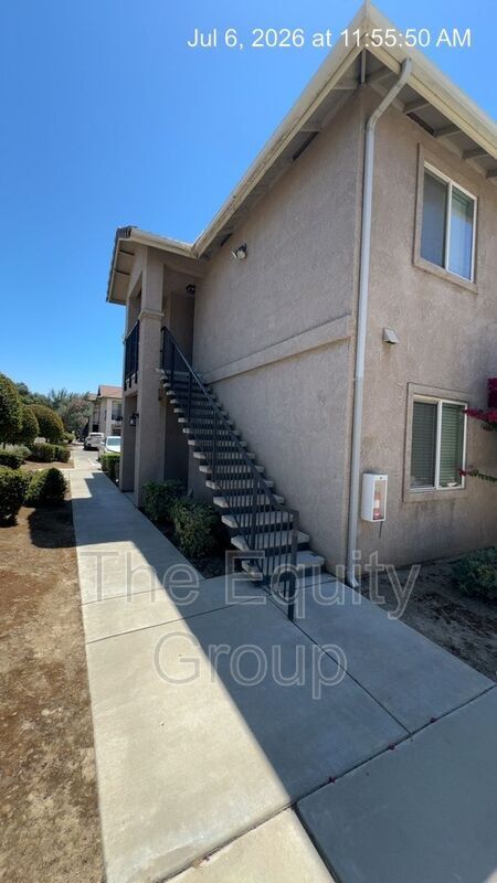 Building Photo - 2664 W Lark Ave