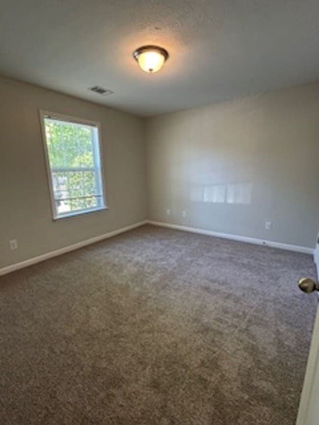 Building Photo - 1810 Lauren Ln
