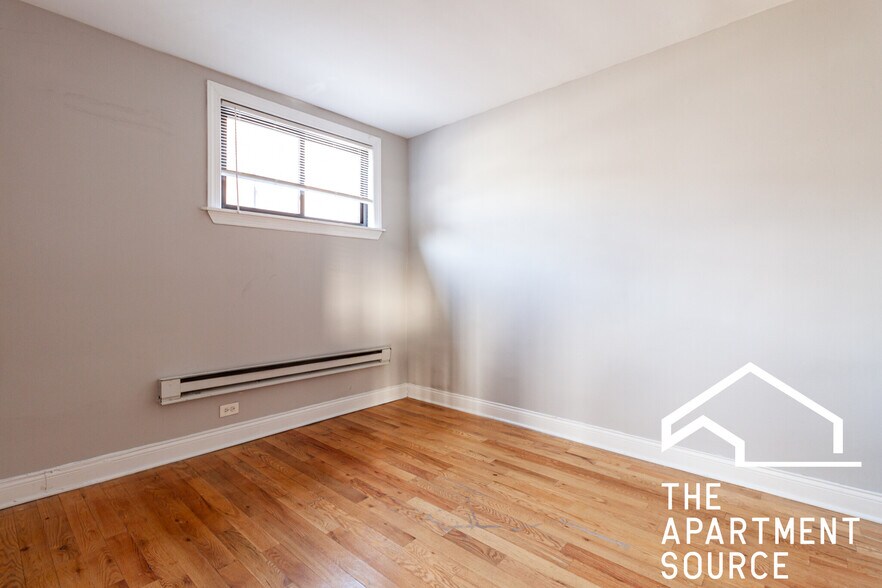 Building Photo - 3820 N Sheffield Ave