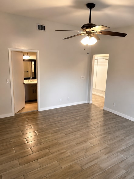 Building Photo - 51 Meadows Dr