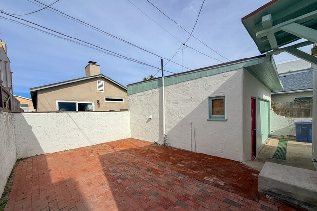 Building Photo - 117 Van Nuys Ave