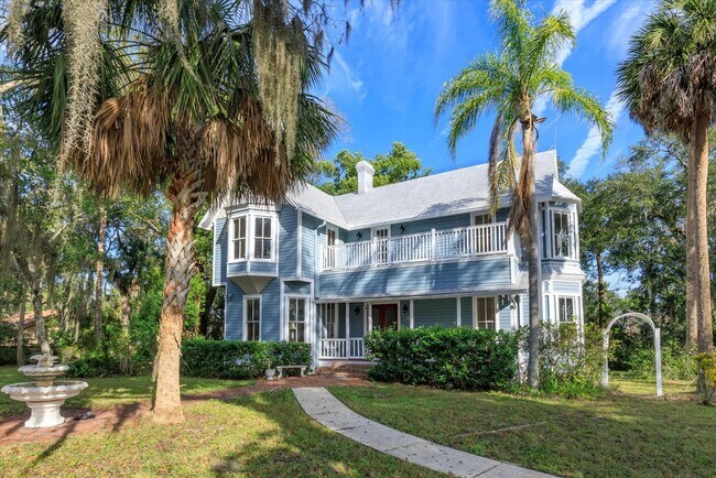 Building Photo - Mid term historic furnished rental